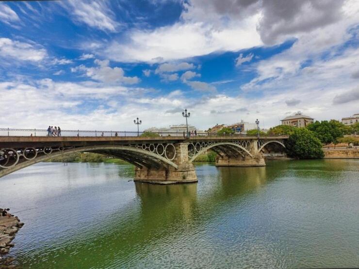 Apartamento Loft Premium - Puente De Triana Sevilla Exterior foto